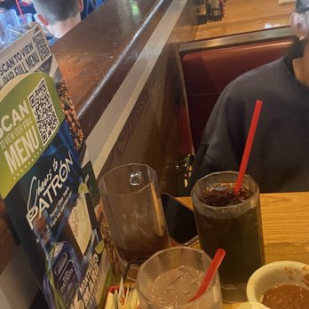 Chili's - Really dusty railing - Bars Near Me - Johnson City, Tennessee