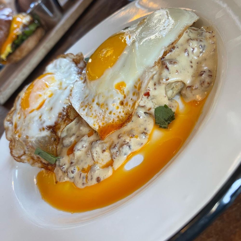Lardon - Biscuits and gravy - Cafes Near Me - Chicago, Illinois Lardon - Biscuits and gravy - Cafes Near Me - Chicago, Illinois