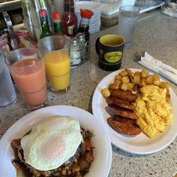 Eggs 'n Things Ko Olina - Hawaiian Loco Moco and Portuguese Sausage & Eggs - American Near Me - Kapolei, Hawaii