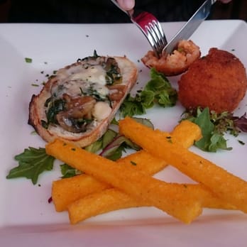 Otello Trattoria Pizzeria - $10 lunch specials. Delicious. - Pizza Near Me - West End, QLD