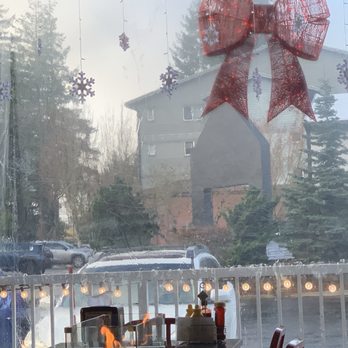 Pints Dog House - Outside porch us screened in with warm fireplaces on the tables. - Beer Bar Near Me - Lacey, Washington Pints Dog House - Outside porch us screened in with warm fireplaces on the tables. - Beer Bar Near Me - Lacey, Washington