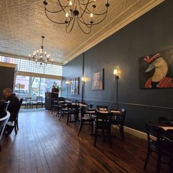 Red On Main - Interior
