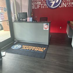 Workout Anytime Spring Hill - Never staffed on weekends....