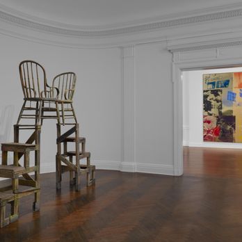 Mnuchin Gallery - © The Robert Rauschenberg Foundation / Licensed by VAGA at Artists Rights Society (ARS), New York. Photo: Tom Powel Imaging Inc. - Art Galleries Near Me - New York, New York