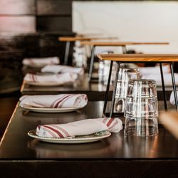 Ella's Italian Pub - Western Springs