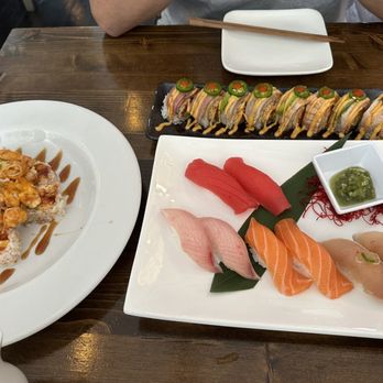 Kuma Sushi - Lisa's Lobster Roll, Kuma's Special Roll, Sushi Regular Combo - Sushi Bars Near Me - Bakersfield, California