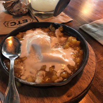 Eight Thirty Common - Peach Cobbler - Gastropubs Near Me - Meridian, Idaho