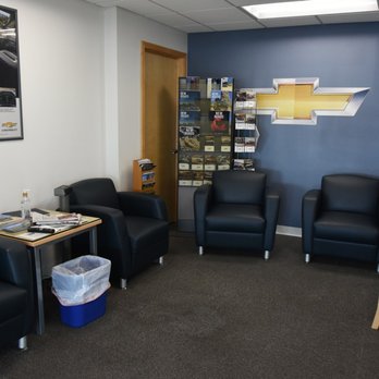Symdon Motors - The Symdon Chevrolet of Mount Horeb customer lounge, where customers can relax while waiting for maintenance to be completed on their cars. - Car Dealers Near Me - Mt. Horeb, Wisconsin Symdon Motors - The Symdon Chevrolet of Mount Horeb customer lounge, where customers can relax while waiting for maintenance to be completed on their cars. - Car Dealers Near Me - Mt. Horeb, Wisconsin