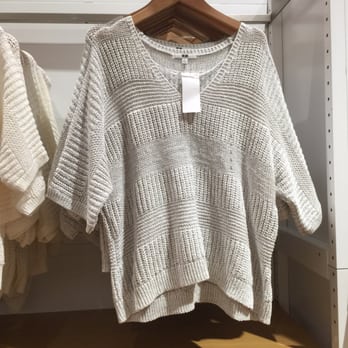 Uniqlo - T-shirts - Women's Clothing Near Me - Cerritos, California Uniqlo - T-shirts - Women's Clothing Near Me - Cerritos, California