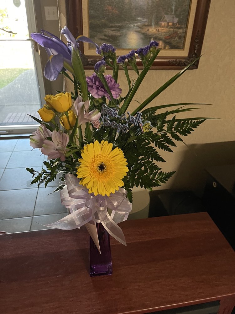 BRADSHAW’S FLORIST Updated August 2024 17 Photos 405 Ninth St N