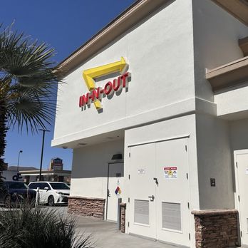 In-N-Out Burger - Fast Food Near Me - Marana, Arizona