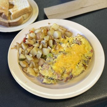 Kafe Royale - Sensational omelette - Breakfast & Brunch Near Me - Calimesa, California Kafe Royale - Sensational omelette - Breakfast & Brunch Near Me - Calimesa, California