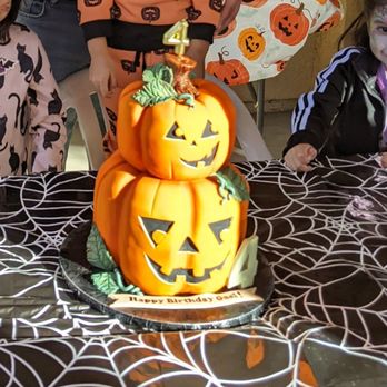Something Sweet Bakery - Bakeries Near Me - Galt, California