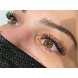 Babydoll Beauty Boutique - Classic Volume Eyelash Extensions