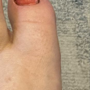 Poshe Nails & Spa - She was trying to assist with ingrown toenails.  Both big toes are a mess and I'm trying hard to keep them from it getting infected. - Nail Salons Near Me - Lubbock, Texas