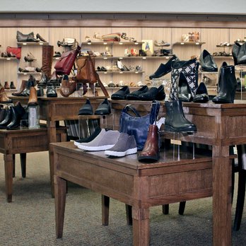 Alan's Shoes - Alan's Shoes Oracle interior - Shoe Stores Near Me - Tucson, Arizona