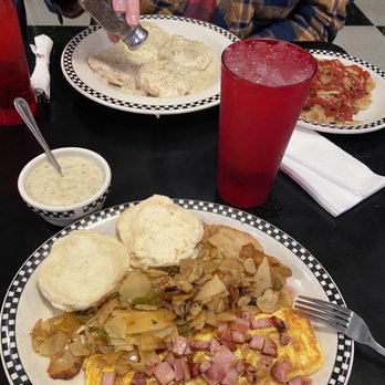 Shorty's Diner - Was a ham and cheese omelet and biscuits and gravy. The service was good and the atmosphere was warm and welcoming. - Diners Near Me - Williamsburg, Virginia Shorty's Diner - Was a ham and cheese omelet and biscuits and gravy. The service was good and the atmosphere was warm and welcoming. - Diners Near Me - Williamsburg, Virginia