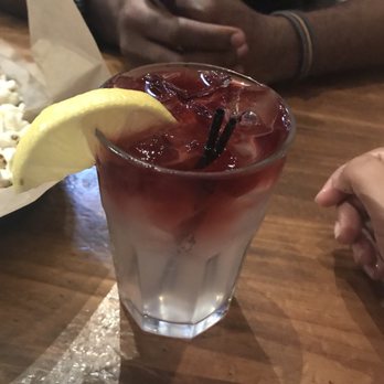 Bronx Alehouse - Blueberry Lemonade (not sweet) - American Near Me - Bronx, New York