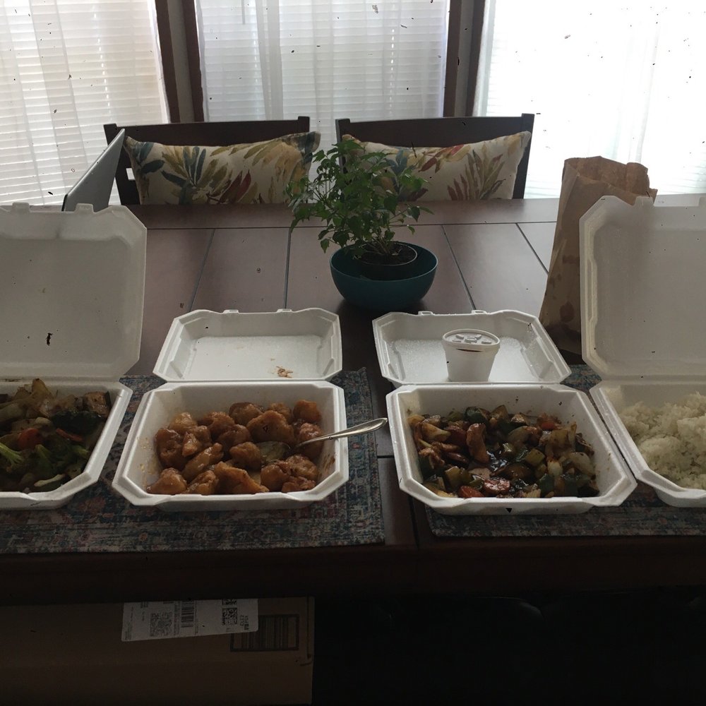 Szechuan beef, sweet and sour pork, Kung pao chicken, and white rice. Szechuan beef, sweet and sour pork, Kung pao chicken, and white rice.