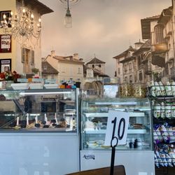 Fabio On Fire-Panini & Gelateria - Counter & cold case