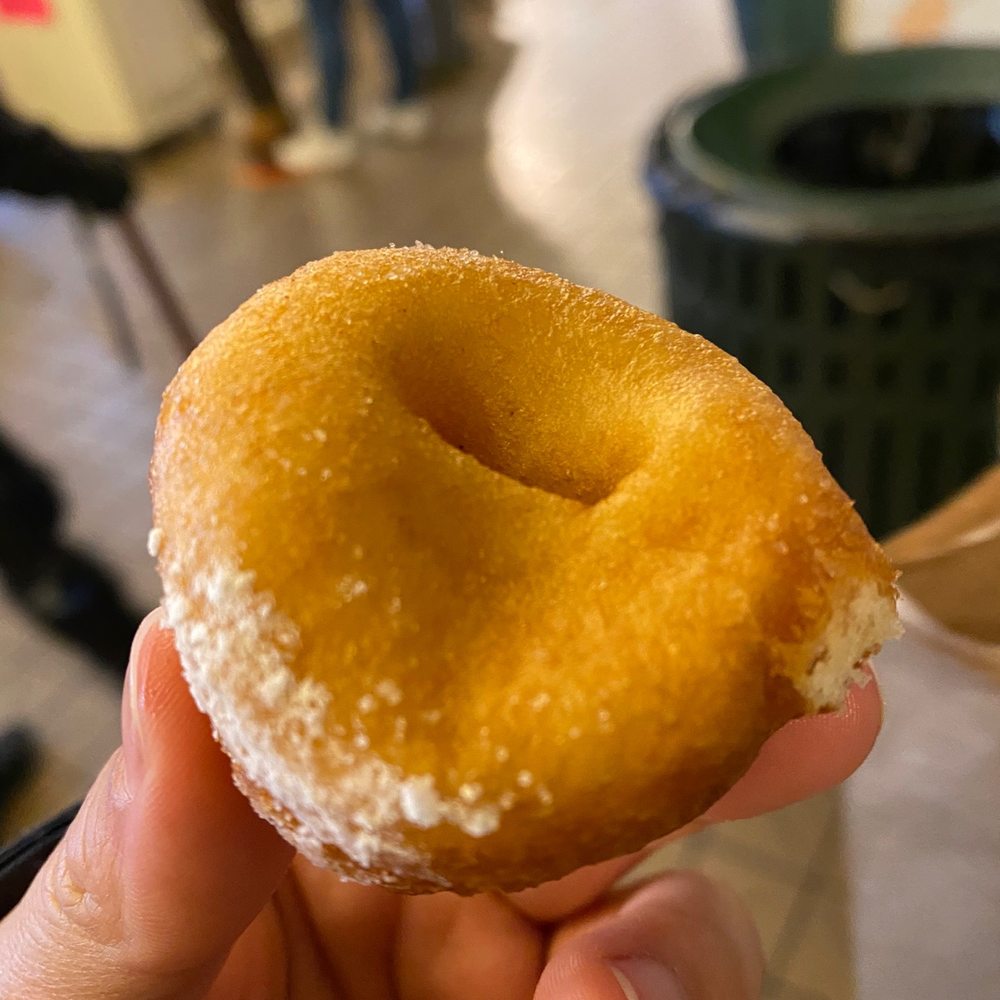 Daily Dozen Doughnut - Plain Donut - Bakeries Near Me - Seattle, Washington Daily Dozen Doughnut - Plain Donut - Bakeries Near Me - Seattle, Washington