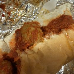 Disgusting meatballs, sauce, and no cheese..