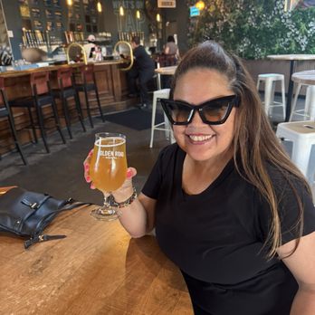 Golden Road Brewing - She's happy - Breweries Near Me - Los Angeles, California Golden Road Brewing - She's happy - Breweries Near Me - Los Angeles, California