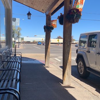 Pine Country Restaurant - Outside Bench - Breakfast & Brunch Near Me - Williams, Arizona