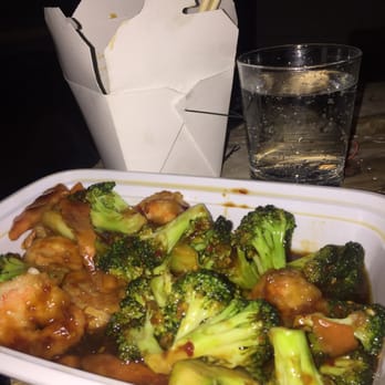 Golden Chopstick - Shrimp and broccoli with garlic sauce (be sure to specify garlic sauce!!!). Perfection. - Chinese Near Me - Brooklyn, New York