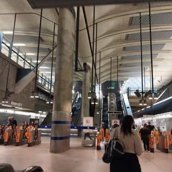 Canary Wharf Station - Concourse - Train Stations Near Me - London, XGL
