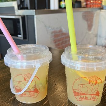 MaMa ToFu & More - two cups of juice - Vietnamese Near Me - Davie, Florida
