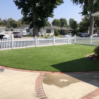 RC Artificial Grass - Different angle on front yard - Artificial Turf Near Me - Beverly Hills, California RC Artificial Grass - Different angle on front yard - Artificial Turf Near Me - Beverly Hills, California