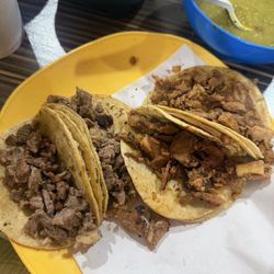 El Paisa 2 - Tacos served plain