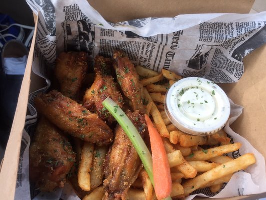 J's Creole Wings Claiborne by null