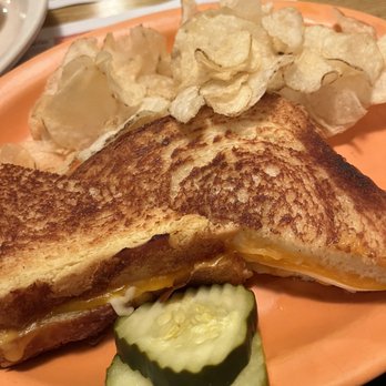 Brickerville House Family Restaurant - Grilled cheese sandwich - American Near Me - Lititz, Pennsylvania