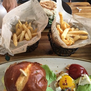 Hatch 44 Cafe - Food looked very appetizing but sadly lacked taste... - Cafes Near Me - Metuchen, New Jersey