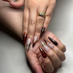 Polish Parker and Roe - Tortoiseshell nails