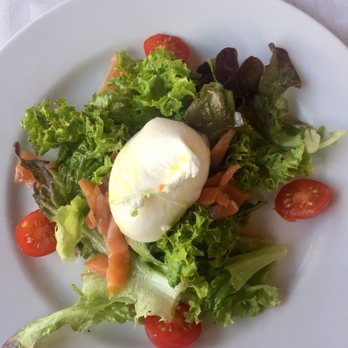 Restaurant LES Palmeres - Salad for starters - Catalan Near Me - Palafrugell, GI