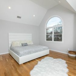Peconic Bay Builders - Bedroom #bedroomdesign#deckor