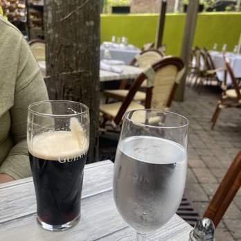 Sidewalk Bistro - Refreshing Guinness - French Near Me - Piermont, New York
