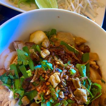 KV Noodle - Dry Yellow and Rice Noodle (combo) - Vietnamese Near Me - San Jose, California KV Noodle - Dry Yellow and Rice Noodle (combo) - Vietnamese Near Me - San Jose, California