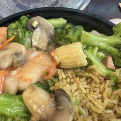 Shanghai Chinese Restaurant - Shrimp with mixed vegetables
