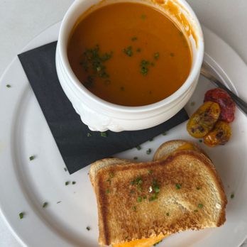 Shorebird - Tomatoe soup grilled cheese - Breakfast & Brunch Near Me - Sedona, Arizona Shorebird - Tomatoe soup grilled cheese - Breakfast & Brunch Near Me - Sedona, Arizona