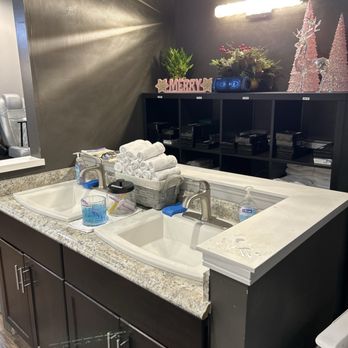 8th Day Nails - Bonney Lake - wash station - Nail Salons Near Me - Bonney Lake, Washington