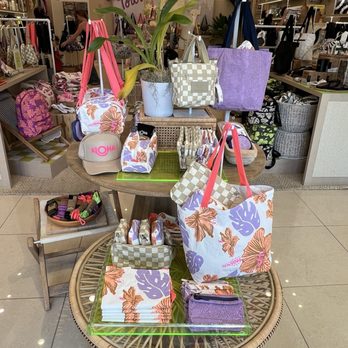 Aloha Collection - Ala Moana Center - New fall collection 2024 - Accessories Near Me - Honolulu, Hawaii Aloha Collection - Ala Moana Center - New fall collection 2024 - Accessories Near Me - Honolulu, Hawaii