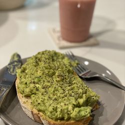 Brew - Avocado Toast and Strawberry Banana Smoothie