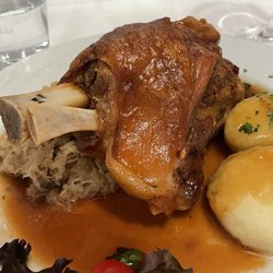 Stadt Frankfurt - Pork knuckle plate