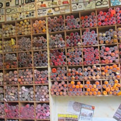 Dam Boutons - The Wall of Buttons