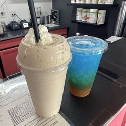 Level Up Nutrition and Energy - Cinnamon roll meal replacement shake with sugar free whip
