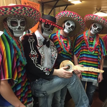 RoadHouse Bar & Grill - Halloween costume party 2015 - American Near Me - Tappen, North Dakota